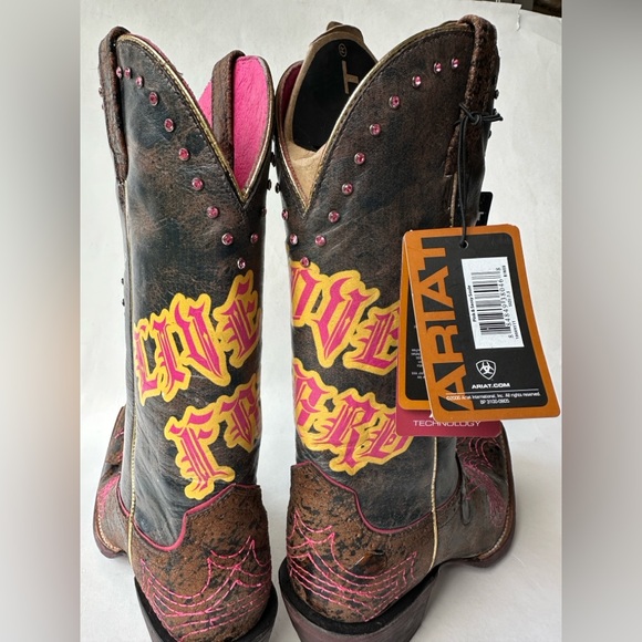 ARIAT Rare Gypsy Soule Collection Limited Edition Pink & Sassy Crystal Size 7,5 - Picture 9 of 17